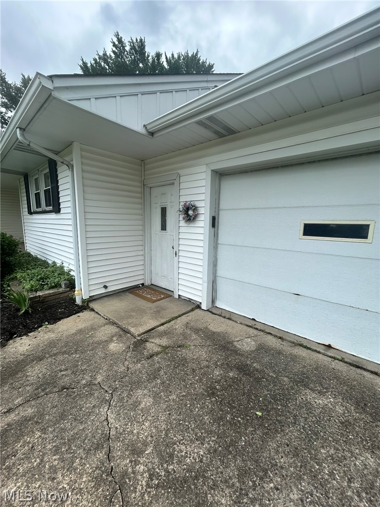 2569 Johnny Cake Road Southeast Warren, OH 44484 - Photo 2 of 39