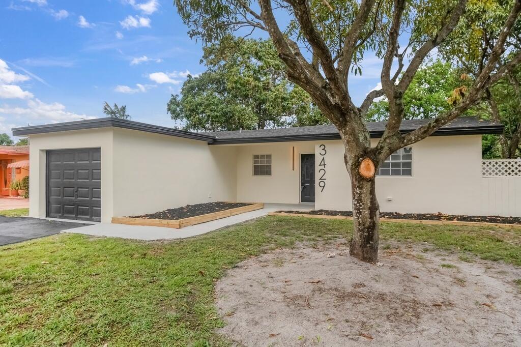 3429 East Shore Road Miramar, FL 33023 - Photo 2 of 32 35_1024px