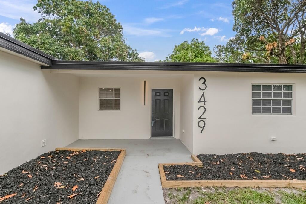 3429 East Shore Road Miramar, FL 33023 - Photo 3 of 32 2_1024px