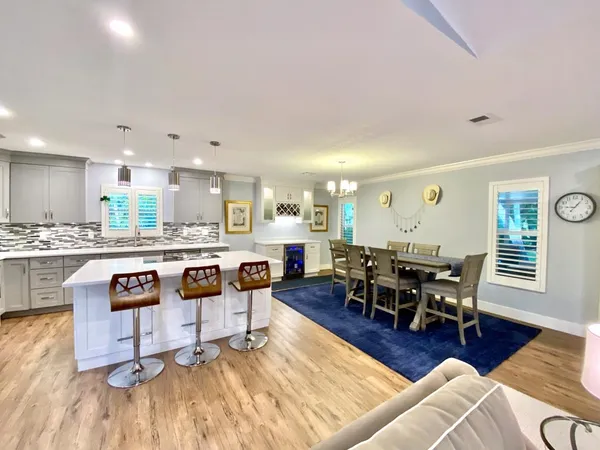 $10,000 | 907 Tropic Drive, Vero Beach, FL 32963