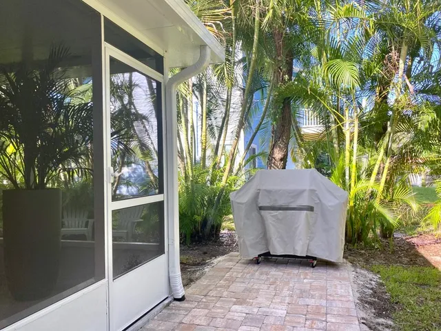 $5,000 | 907 Tropic Drive, Vero Beach, FL 32963