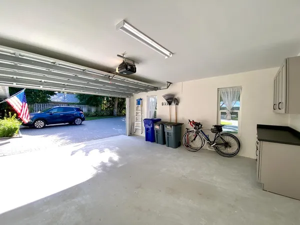 $10,000 | 907 Tropic Drive, Vero Beach, FL 32963