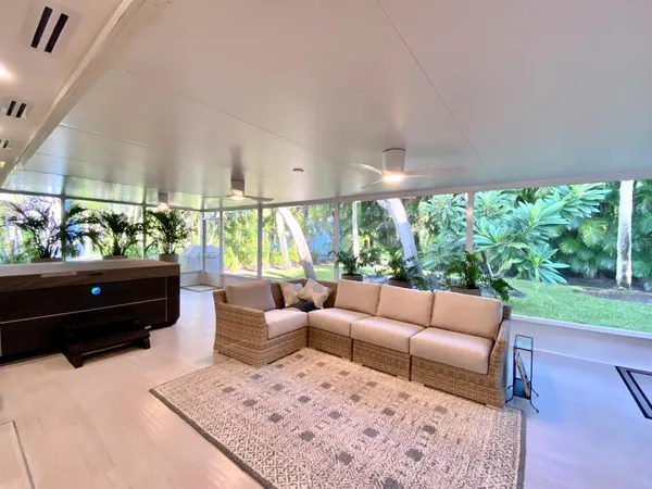 $10,000 | 907 Tropic Drive, Vero Beach, FL 32963