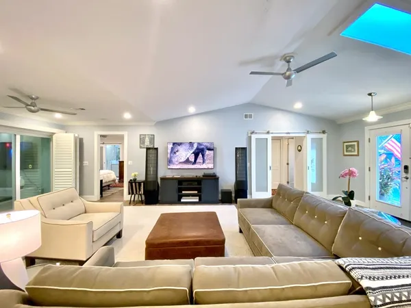 $10,000 | 907 Tropic Drive, Vero Beach, FL 32963