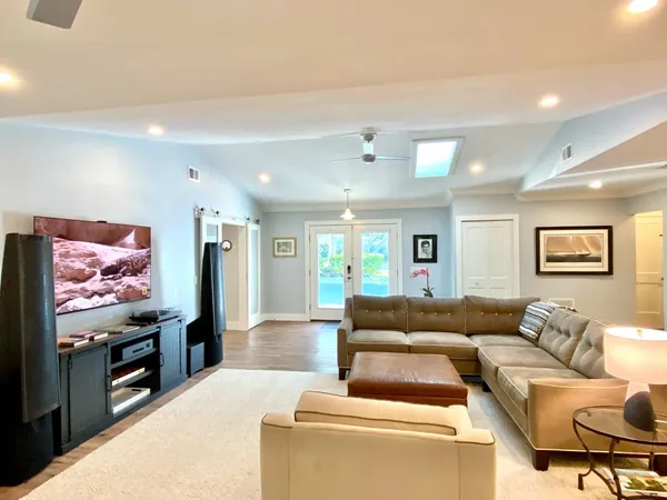 $10,000 | 907 Tropic Drive, Vero Beach, FL 32963