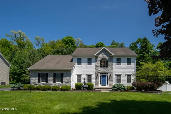 $735,000 | 20 Birch Hill Road, Clifton Park, NY 12019