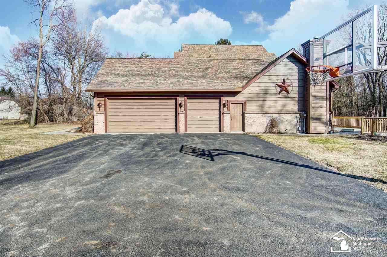 3987 West Sterns Road Lambertville, MI 48144 - Photo 4 of 49 31373379-3.JPG