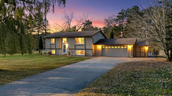 $330,000 | 2835 Laurel Street South, Cambridge, MN 55008
