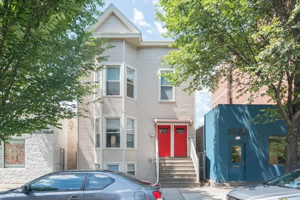 $2,800 | 3520 North Lincoln Avenue, Unit 2, Chicago, IL 60657