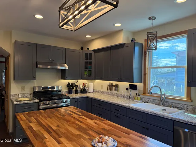 $169,945 | 248 Broadway, Whitehall, NY 12887