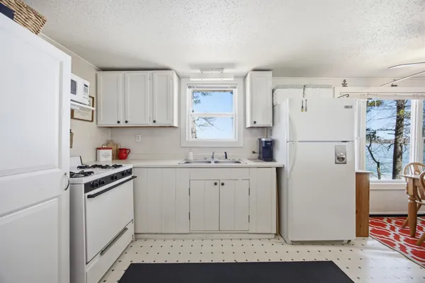 $275,000 | 24184 Vacation Lane, Detroit Lakes, MN 56501