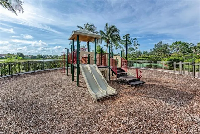 $2,850 | 15313 Cortona Way, Naples, FL 34120