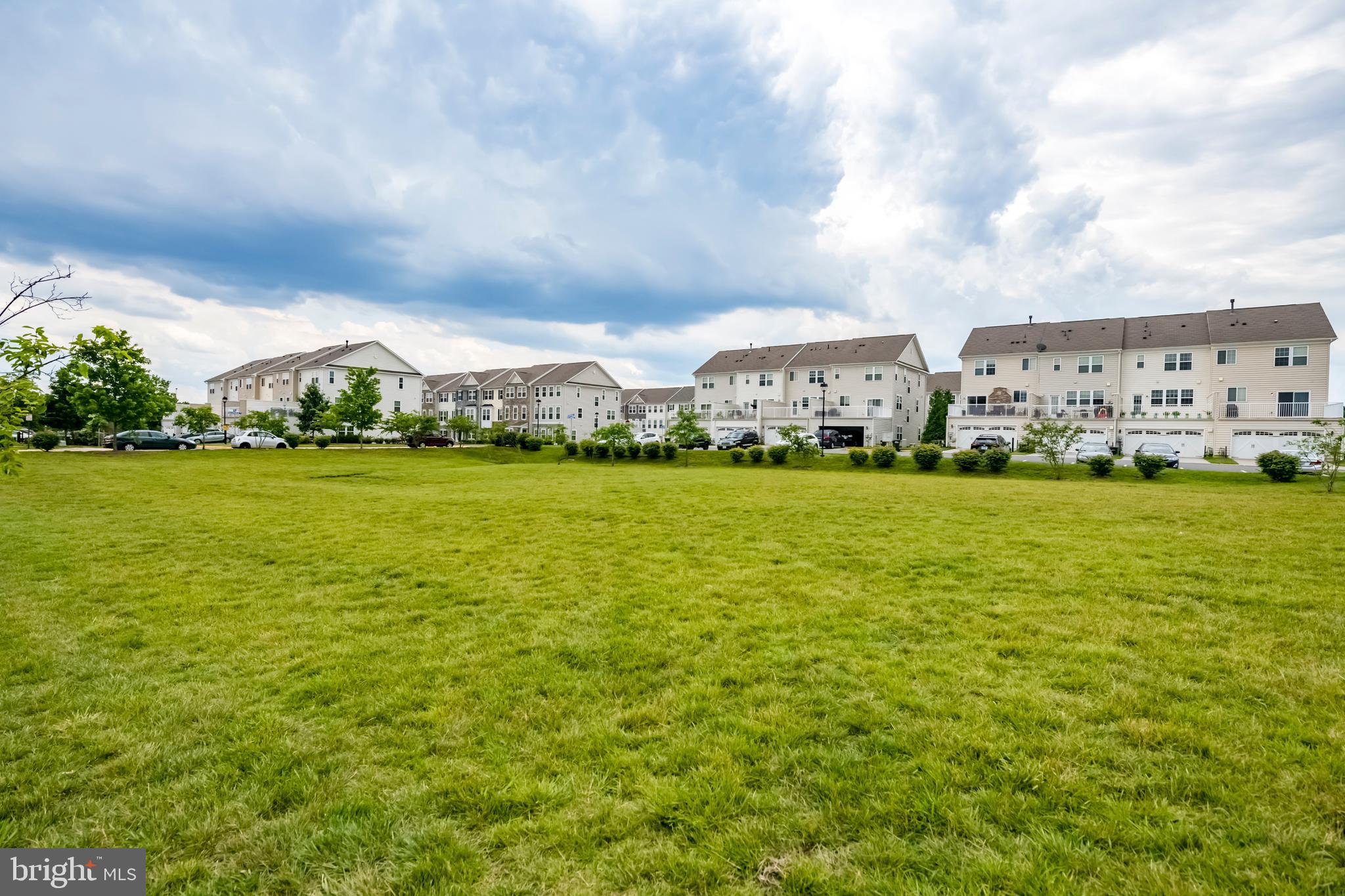44104 Turf Field Square Chantilly, VA 20152 - Photo 35 of 38