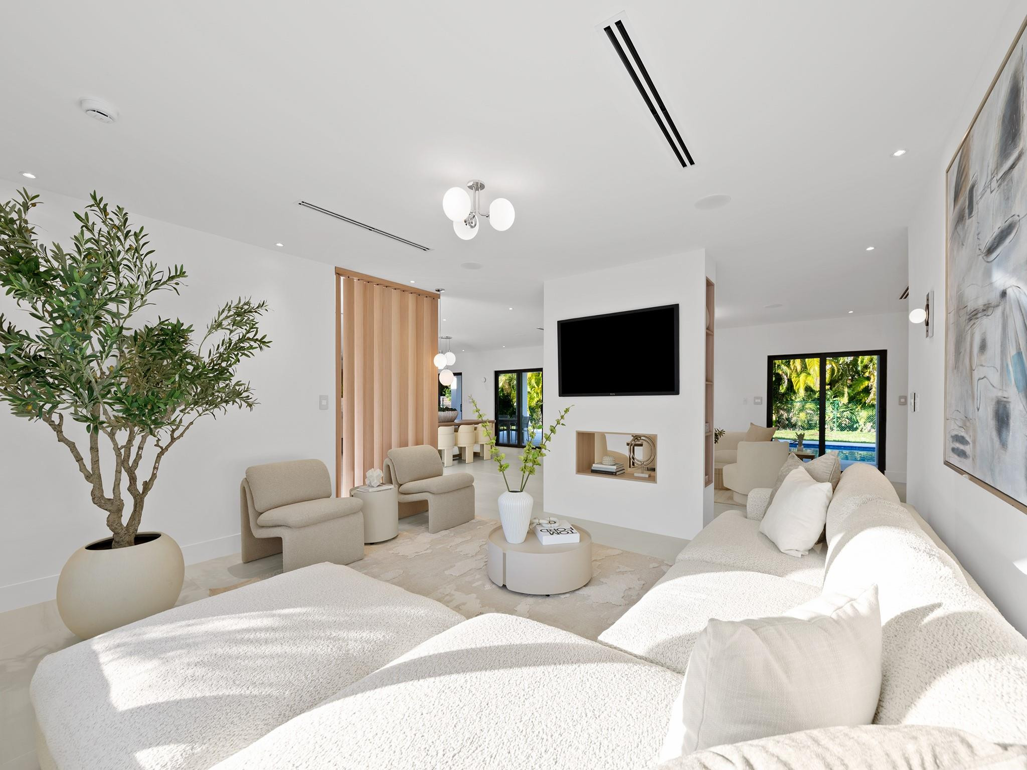 7125 Southwest 119th Street Pinecrest, FL 33156 - Photo 2 of 28 Photo 2