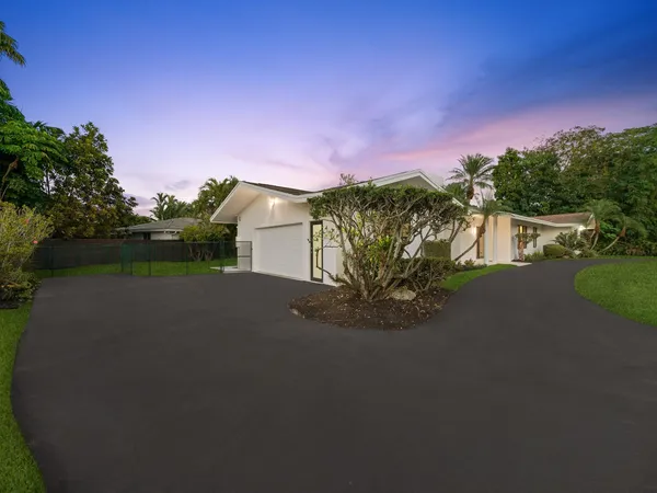 $2,775,000 | 7125 Southwest 119th Street, Pinecrest, FL 33156