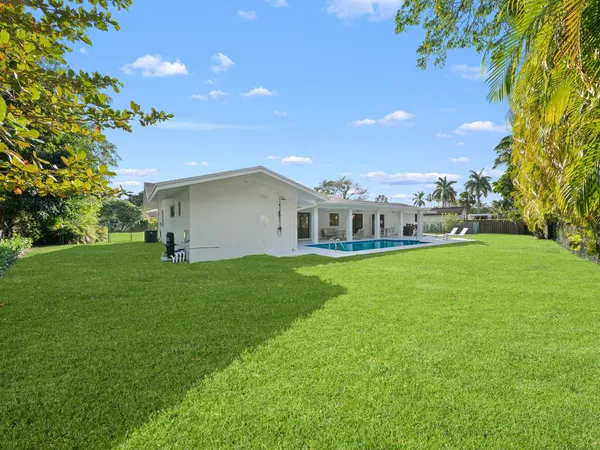 $2,775,000 | 7125 Southwest 119th Street, Pinecrest, FL 33156