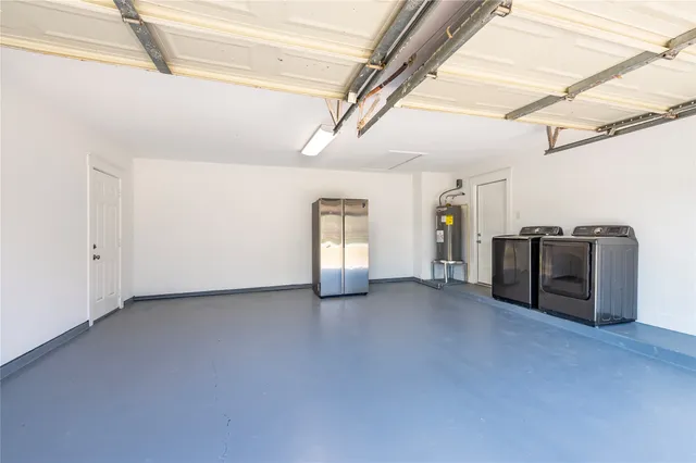 a view of yard with tree