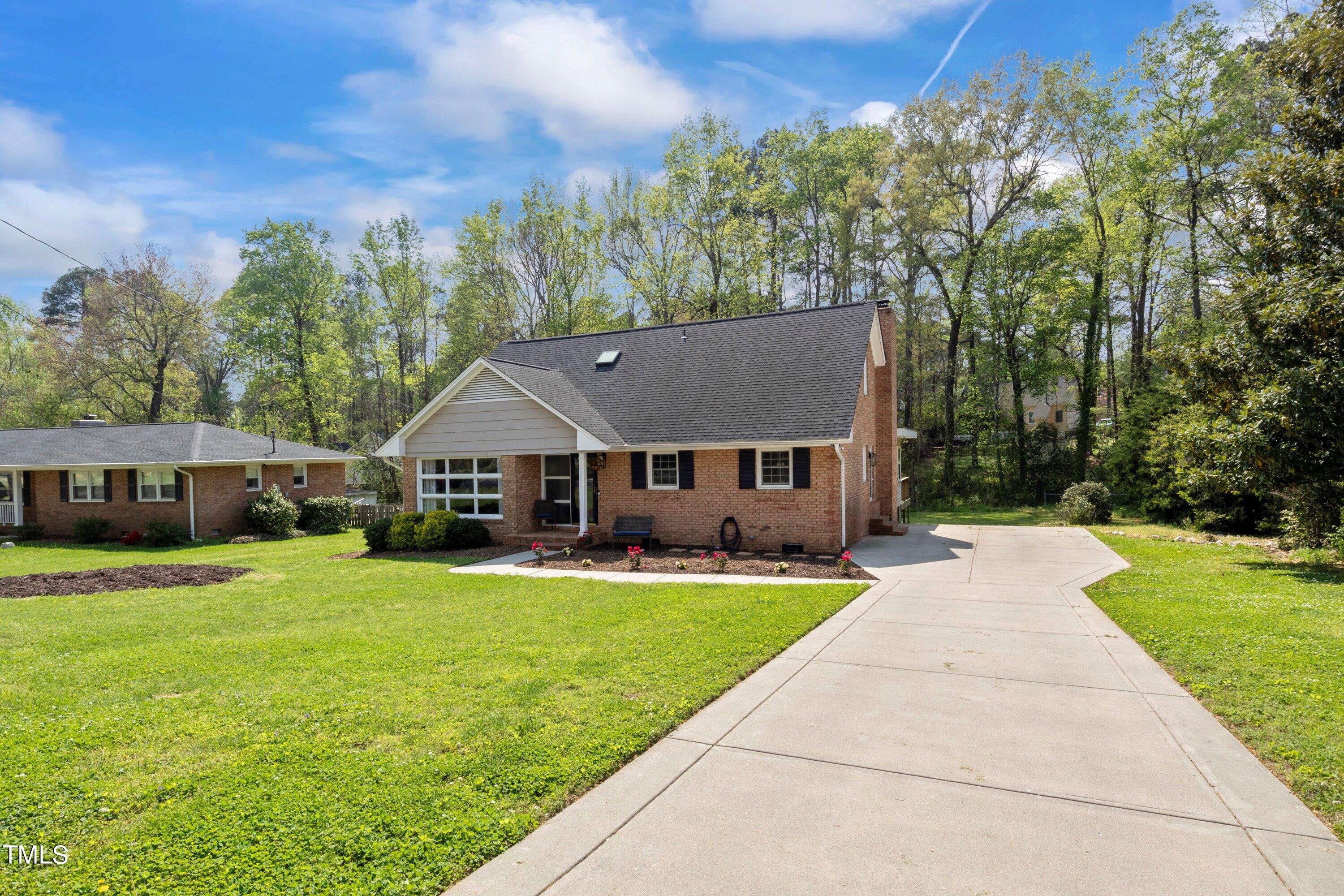 4720 Greenbrier Road Raleigh, NC 27603 - Photo 2 of 39 07-202304024720 Greenbrier Rd_0067