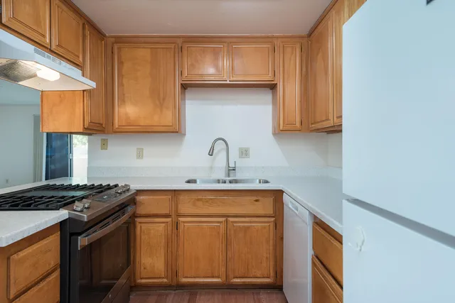 a view of an outdoor space