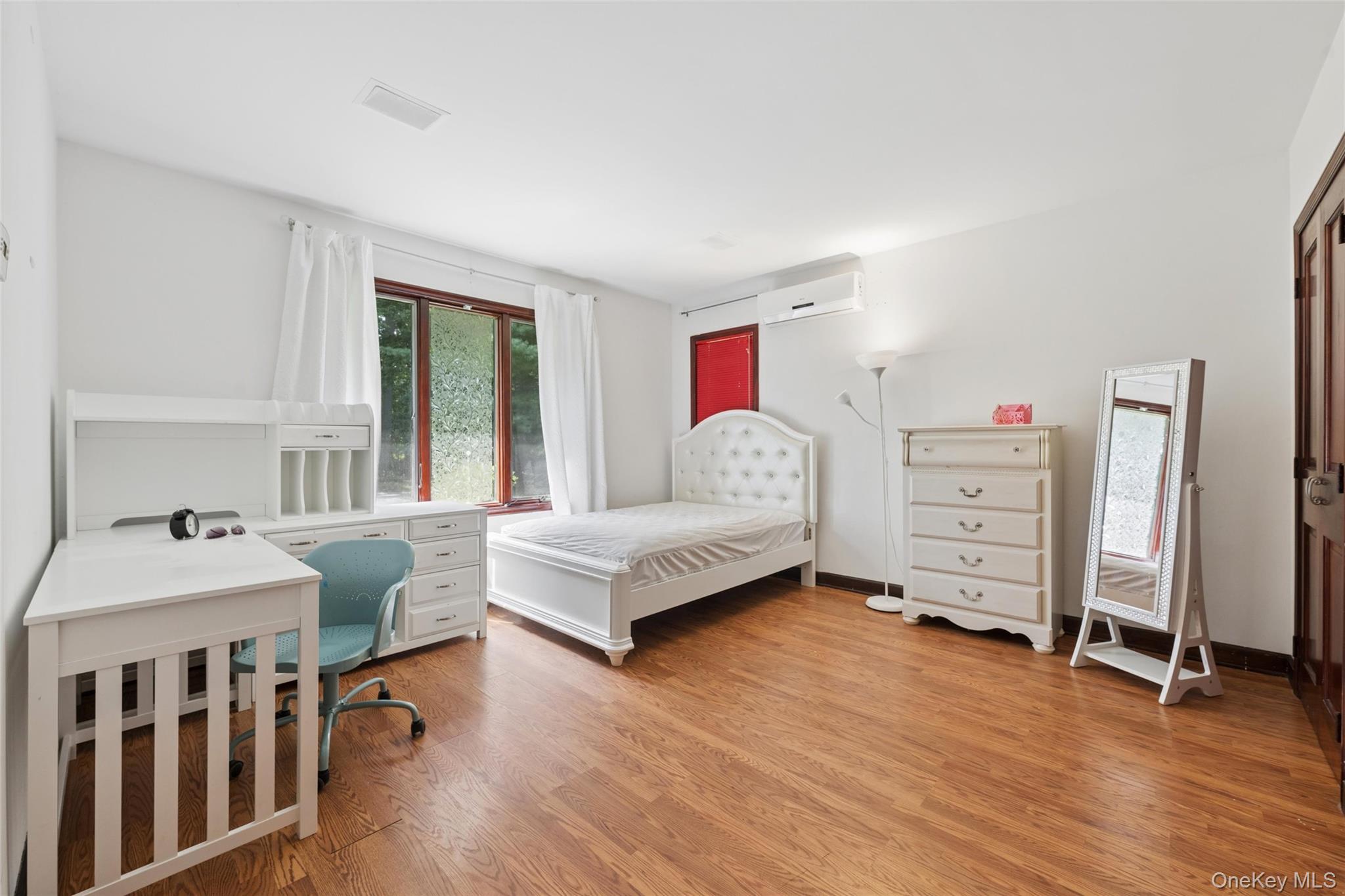 1 Engineers Road Roslyn, NY 11576 - Photo 29 of 39 Gallery Image 29