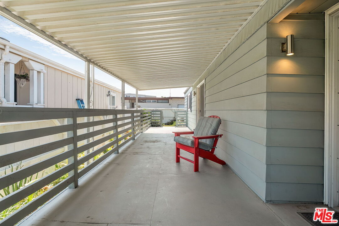 29500 Heathercliff Road, Unit 9 Malibu, CA 90265 - Photo 5 of 34
