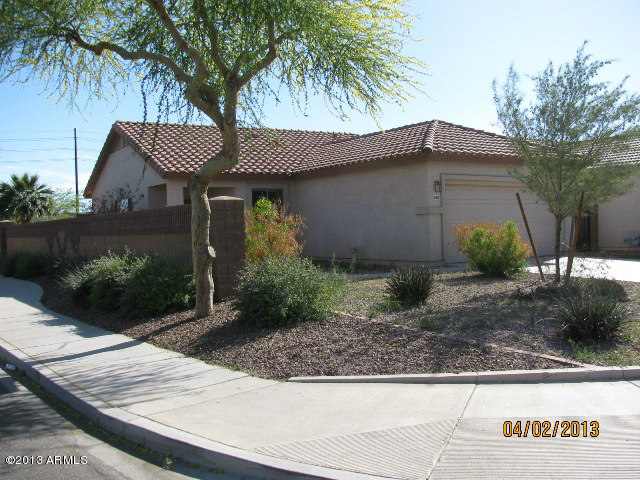11201 West Almeria Road Avondale, AZ 85392 - Photo 4 of 40 IMG_2094