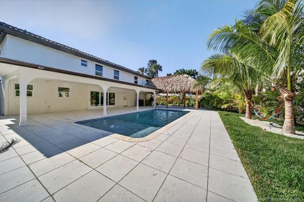 $2,695,000 | 37 East High Point Road, Stuart, FL 34996