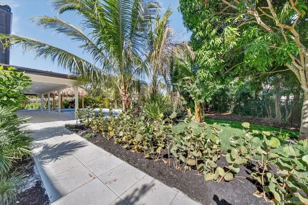 $2,695,000 | 37 East High Point Road, Stuart, FL 34996