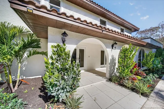 $3,250,000 | 37 East High Point Road, Stuart, FL 34996