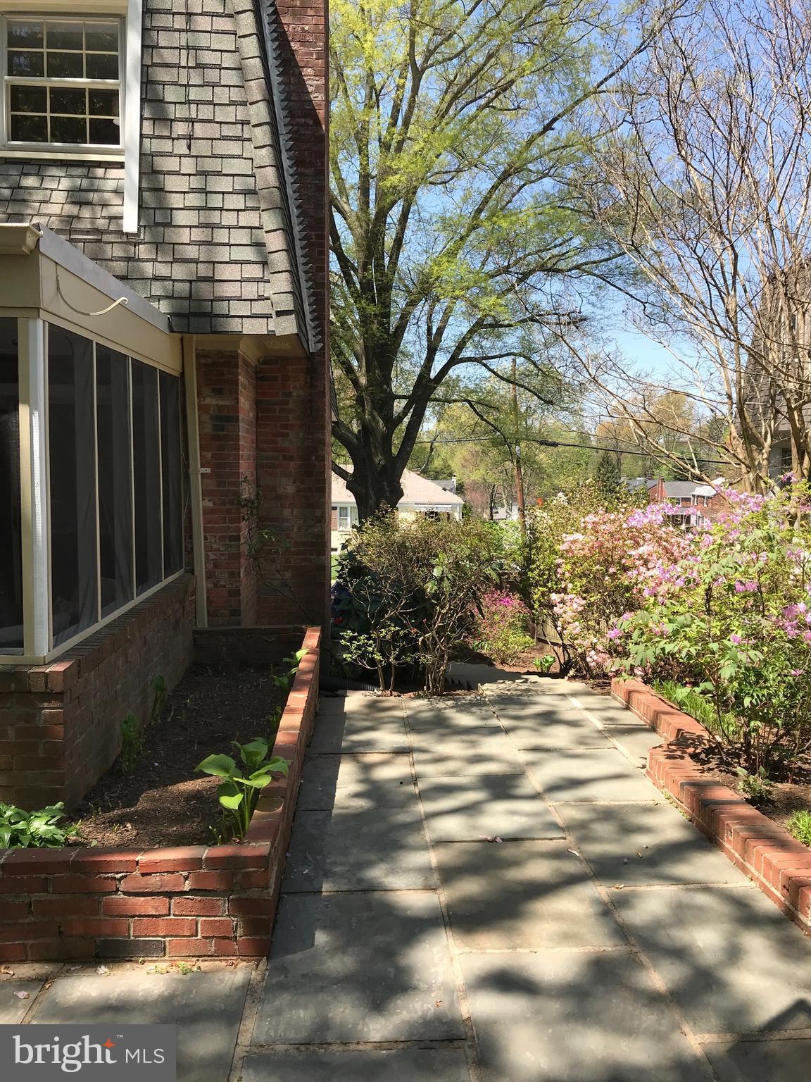 4801 Little Falls Road Arlington, VA 22207 - Photo 24 of 28 a view of a house with backyard and sitting area