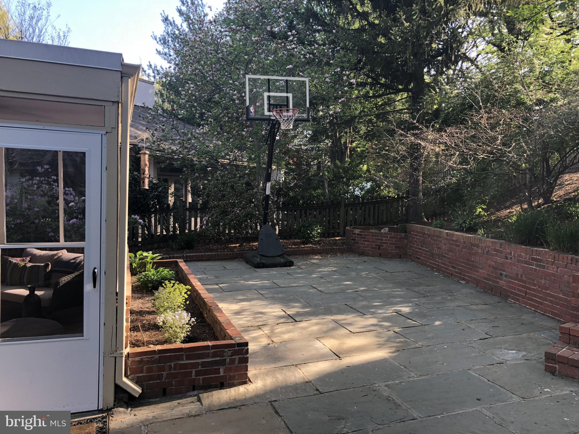 4801 Little Falls Road Arlington, VA 22207 - Photo 26 of 28 a view of backyard with large tree