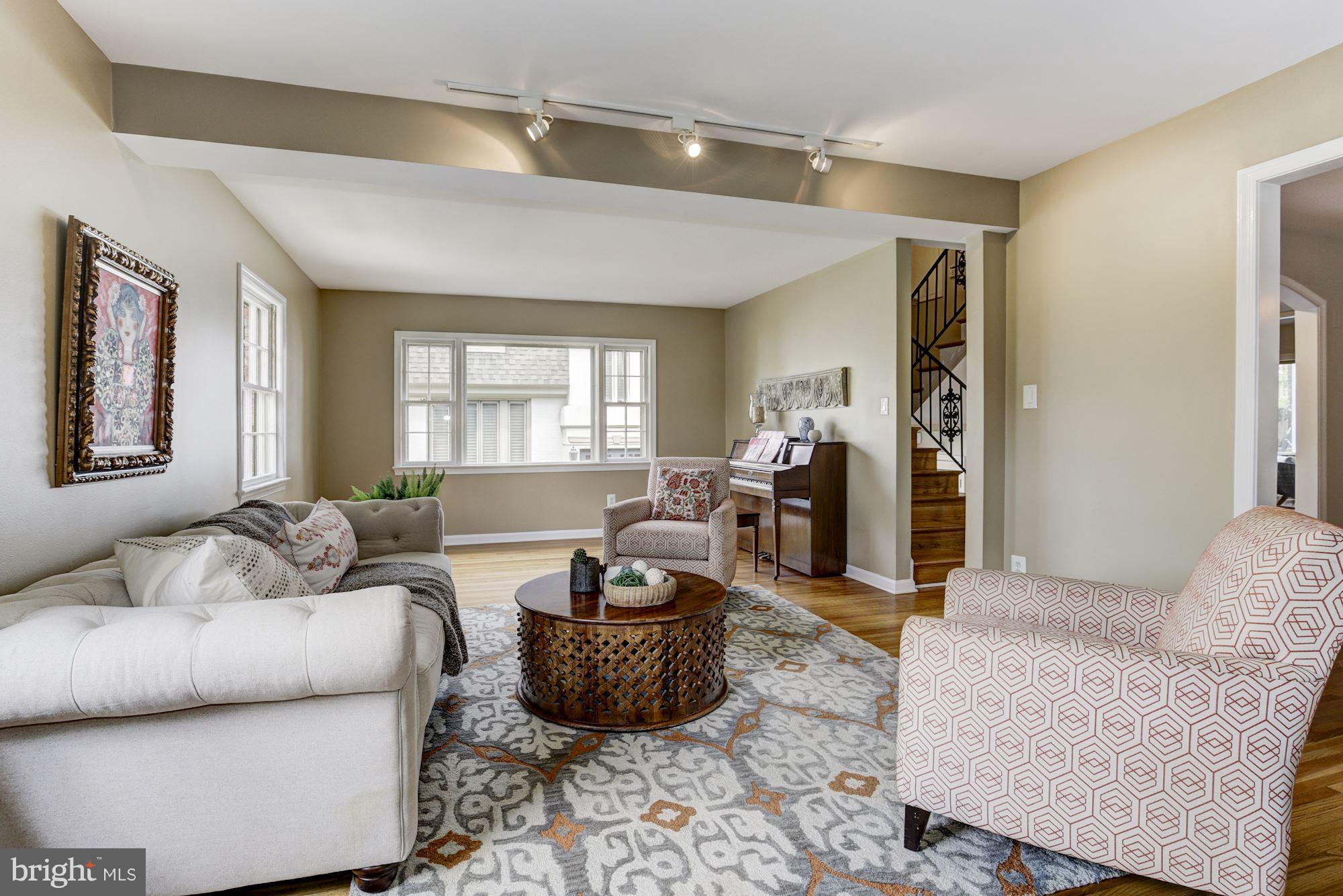 4801 Little Falls Road Arlington, VA 22207 - Photo 4 of 28 a living room with furniture and a window