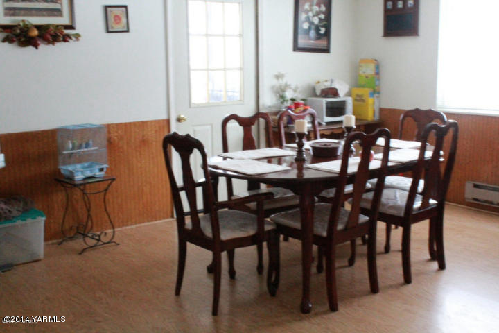 110 Klockhamer Road Naches, WA 98937 - Photo 3 of 3 a dining room with furniture and window
