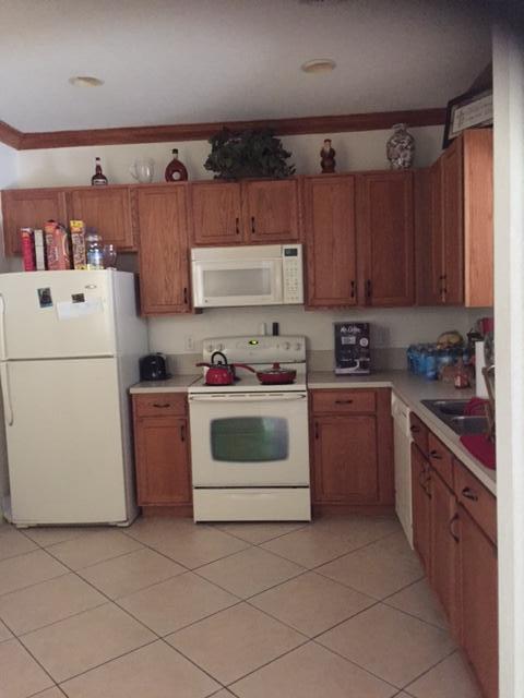 2042 Oakhurst Way Riviera Beach, FL 33404 - Photo 3 of 15 IMG_7686