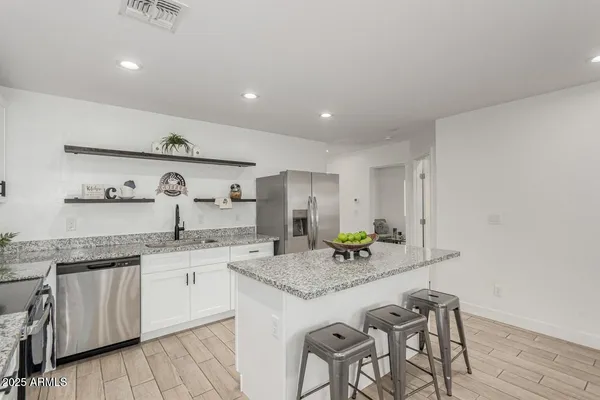 $1,850 | 2208 East Alta Vista Road, Phoenix, AZ 85042