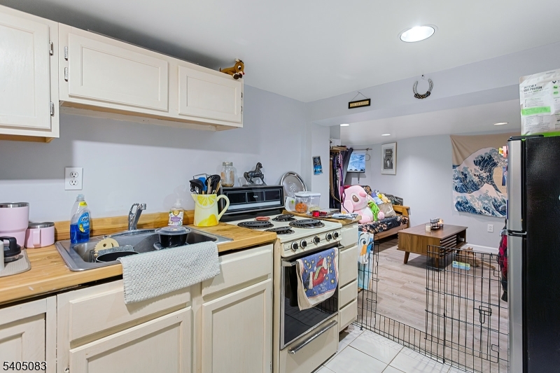 138 Nagle Street Paterson, NJ 07501 - Photo 23 of 35