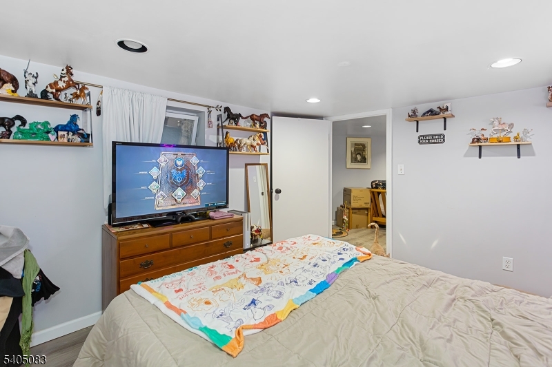 138 Nagle Street Paterson, NJ 07501 - Photo 27 of 35