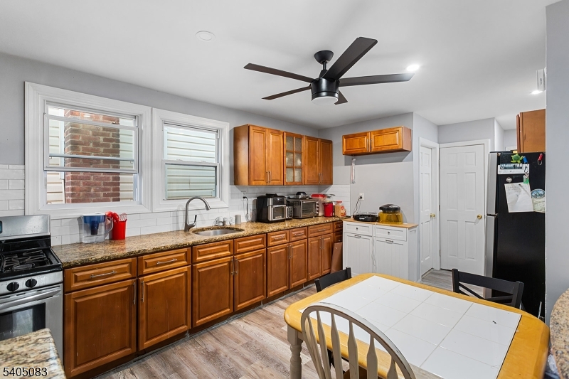 138 Nagle Street Paterson, NJ 07501 - Photo 4 of 35