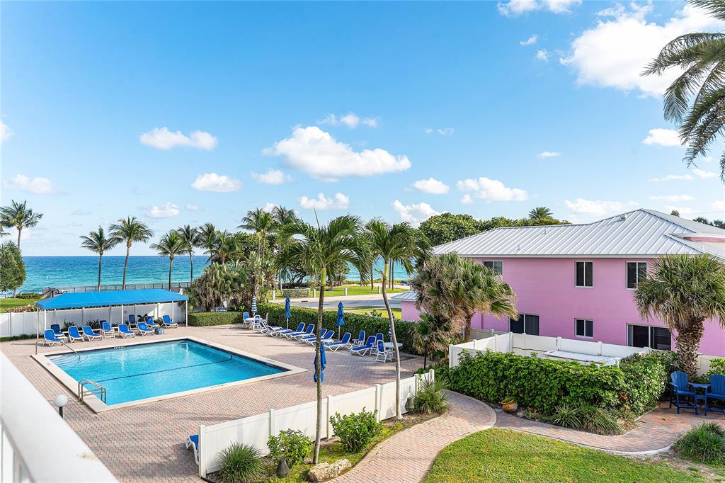 800 Southeast 20th Avenue, Unit 206 Deerfield Beach, FL 33441 - Photo 4 of 37 a view of a backyard
