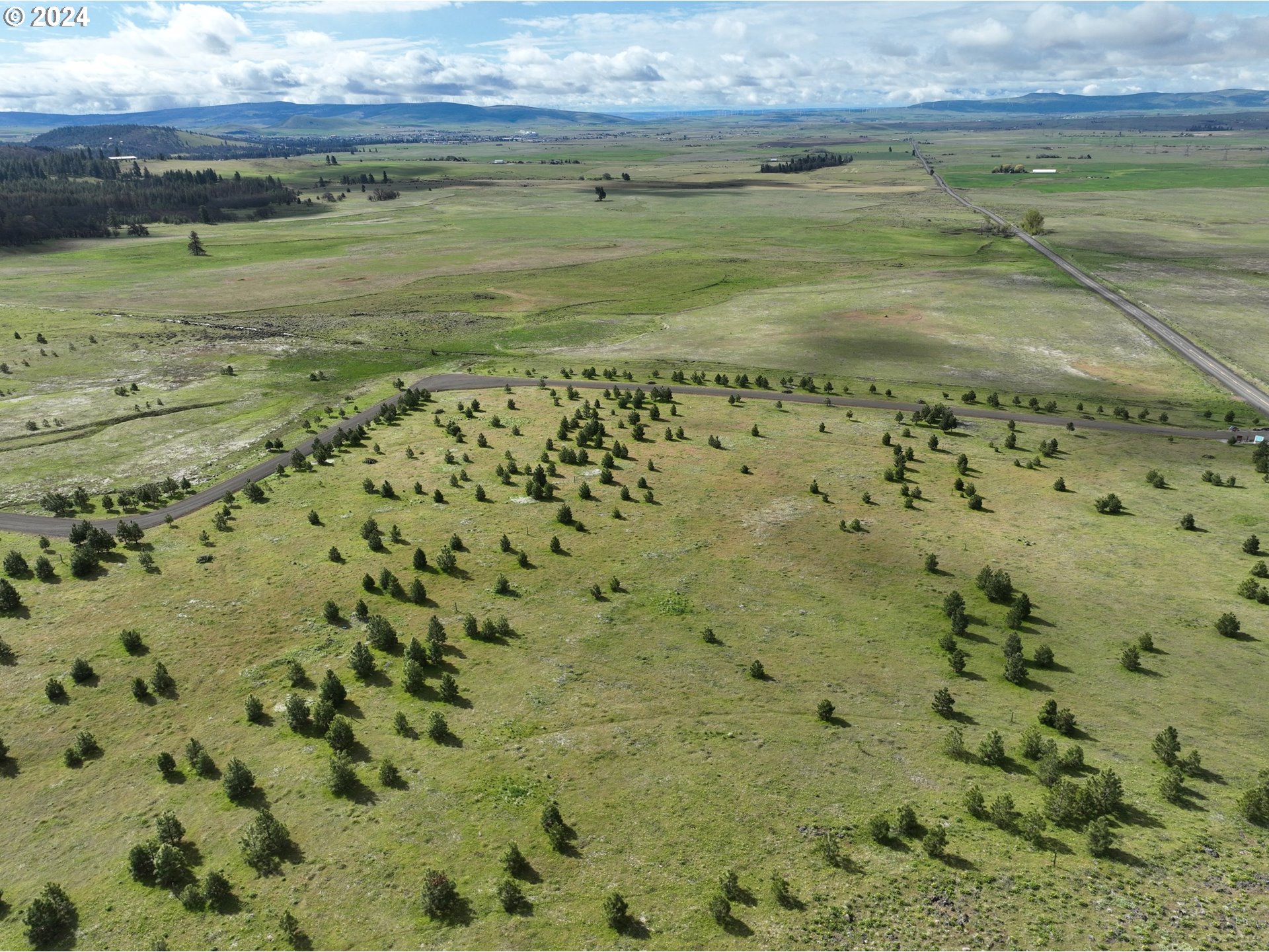 11 Wildhorse Ranch Road Goldendale, WA 98620 - Photo 6 of 17 a view of a big yard