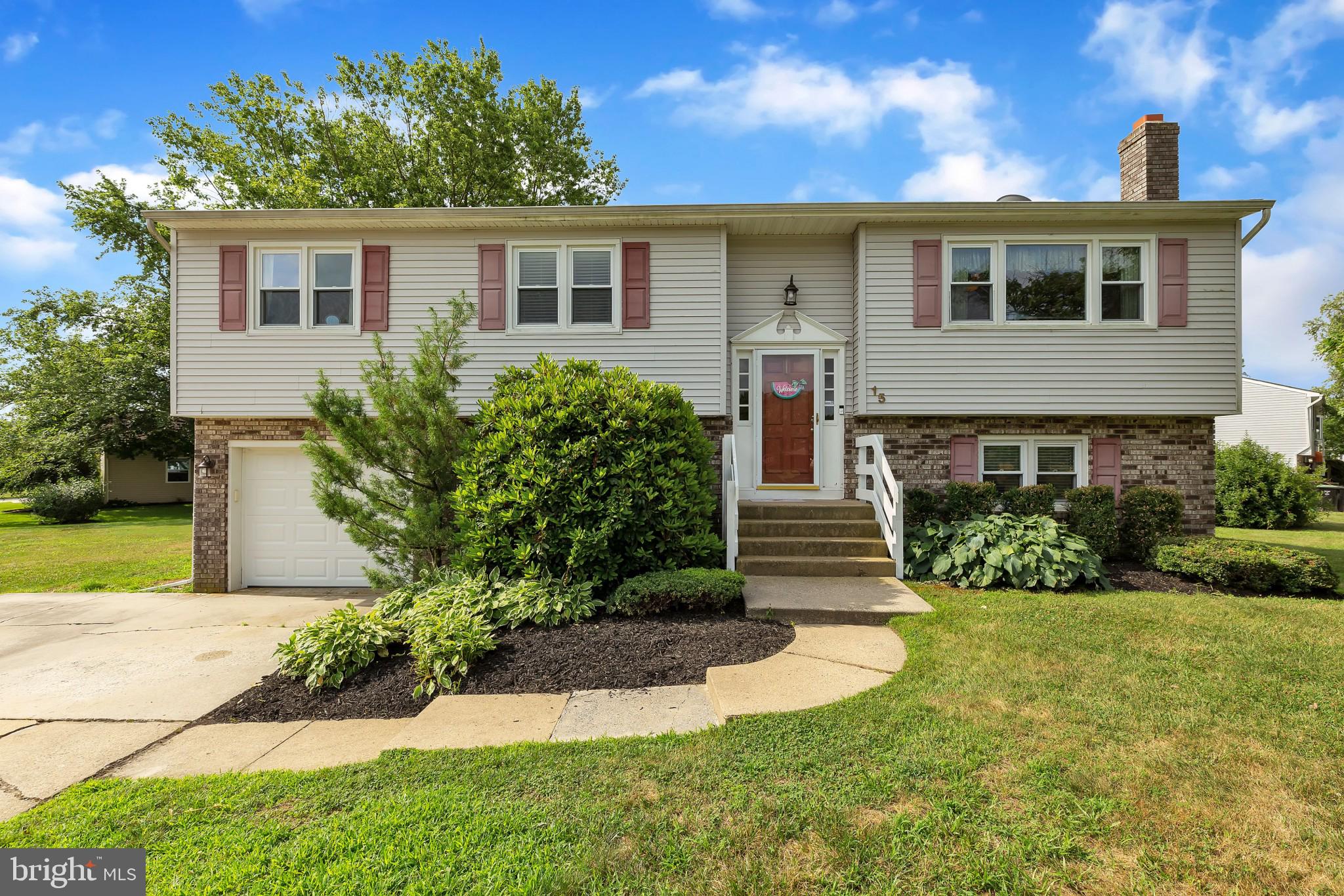 15 Hillcroft Road Berlin, NJ 08009 - Photo 1 of 35 Gallery Image 1