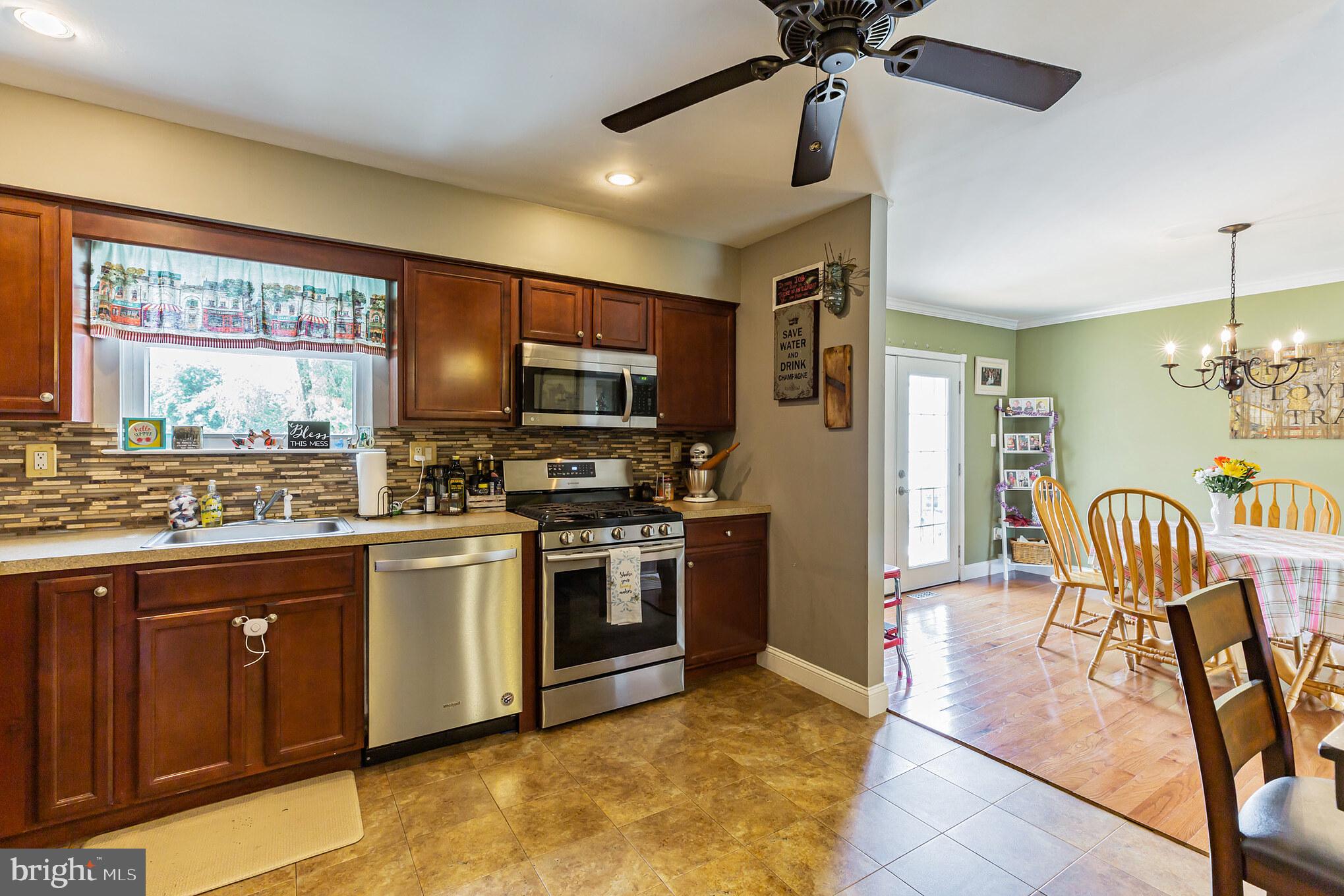 15 Hillcroft Road Berlin, NJ 08009 - Photo 4 of 35 Gallery Image 4