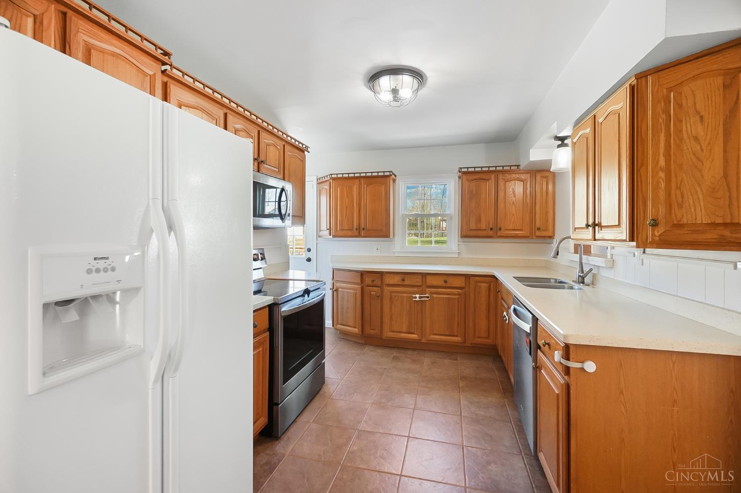1014 Gaskins Road Cincinnati, OH 45245 - Photo 18 of 71