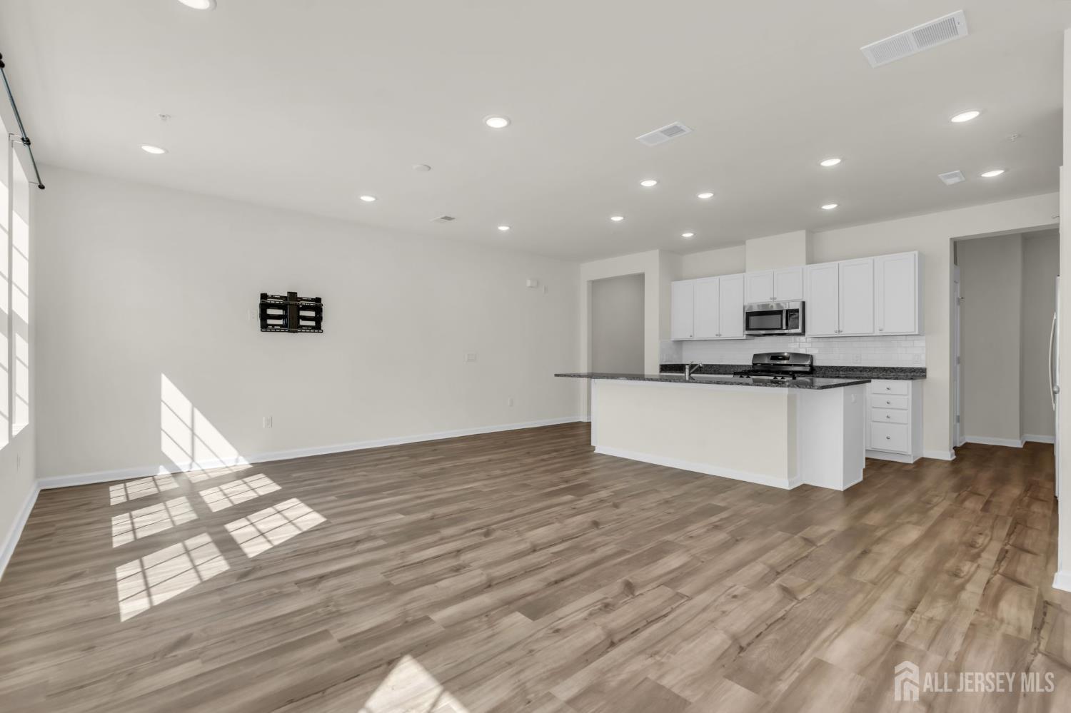 734 Station Road Dunellen, NJ 08812 - Photo 12 of 40 Gallery Image 12