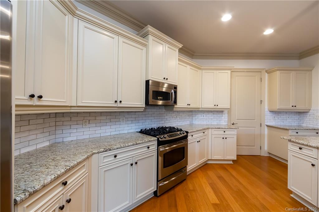 626 Queens Road, Unit 202 Charlotte, NC 28207 - Photo 11 of 30 Gallery Image 11