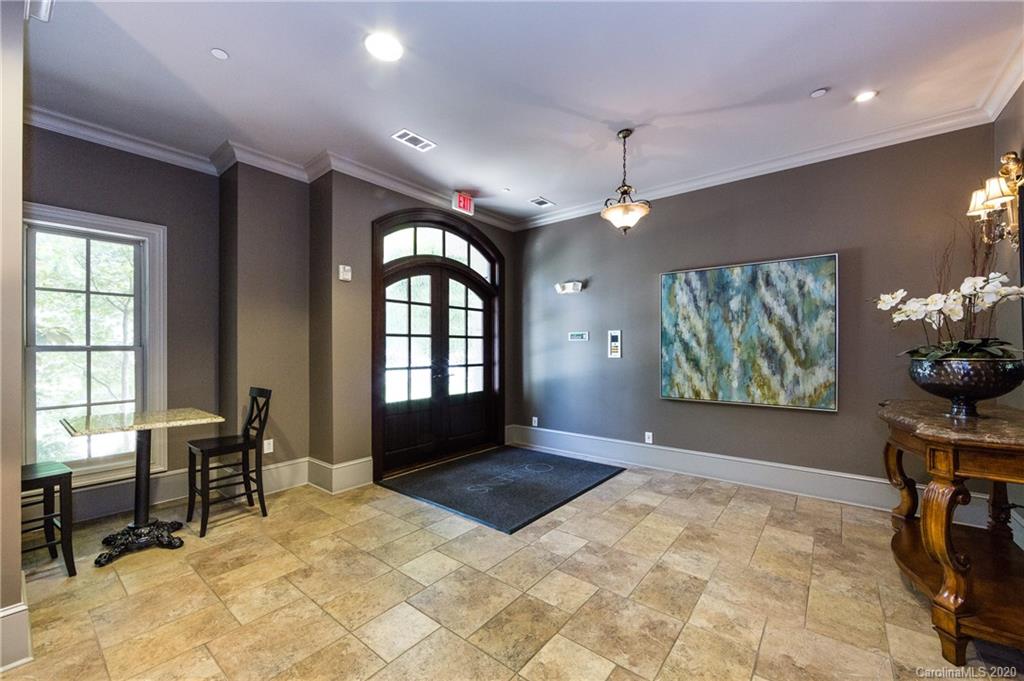 626 Queens Road, Unit 202 Charlotte, NC 28207 - Photo 3 of 30 Gallery Image 3