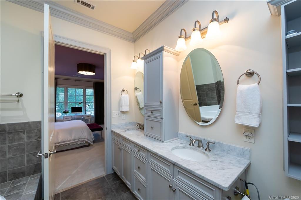 626 Queens Road, Unit 202 Charlotte, NC 28207 - Photo 24 of 30 Gallery Image 24