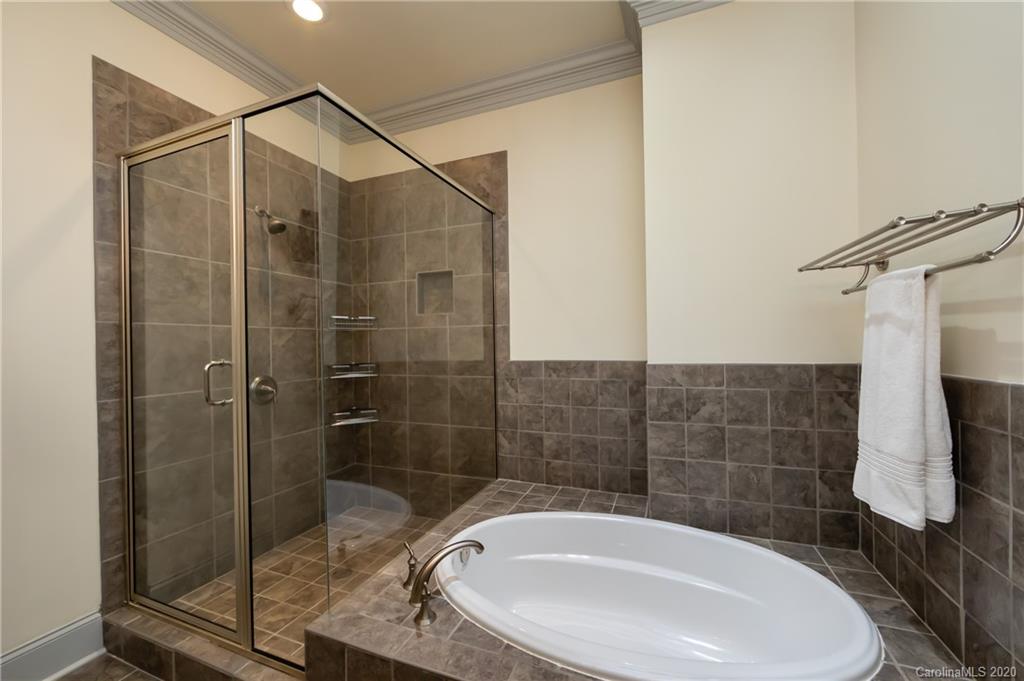 626 Queens Road, Unit 202 Charlotte, NC 28207 - Photo 25 of 30 Gallery Image 25