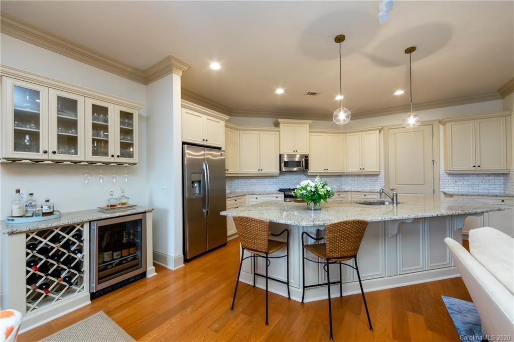 626 Queens Road, Unit 202 Charlotte, NC 28207 - Photo 9 of 30 Gallery Image 9