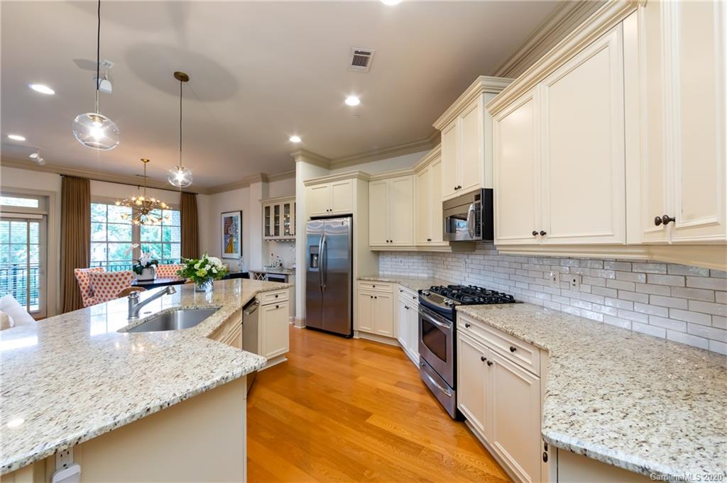 626 Queens Road, Unit 202 Charlotte, NC 28207 - Photo 10 of 30 Gallery Image 10